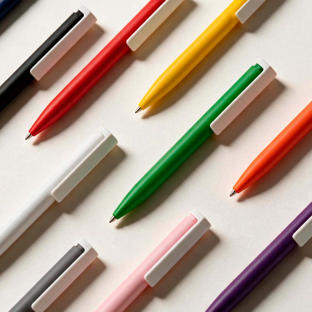 Amado Pen rABS styled in the full colour range